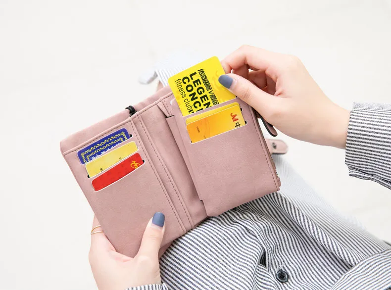 miyin ピンク 2つ折り財布 レディース 可愛い スエード 柔らかい 合成皮革 無地 持ち手付き ファスナー小銭入れ カード 大容量 詳細画像3